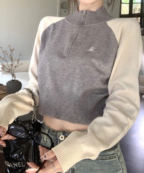 SHEENA(シーナ)の「ラグランハーフジップショート丈ニット(ニット/セーター・レディース・アイボリー/グレー系その他・M)」の1枚目の写真