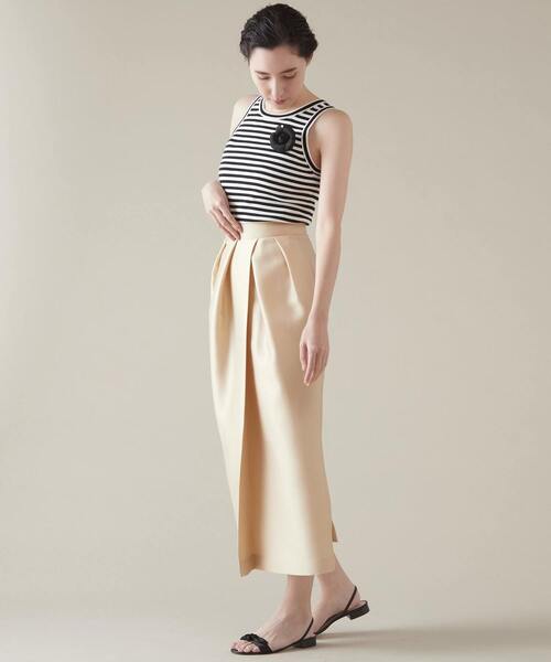 martinique 川上さやか✨アシンメトリータックスカート ベージュ martinique（マルティニーク）の「《コラボ》川上さやかさん