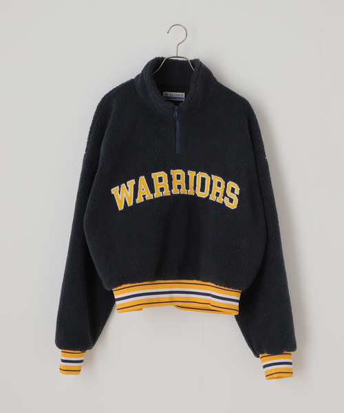 Spick & Span（スピックアンドスパン）の「【OFF THE COURT by NBA（オフザコートバイエヌビーエー）】 TeamLogo Boa Fleece（その他トップス・レディース・グリーン/ネイビー/オレンジ・FREE）」の2枚目の写真