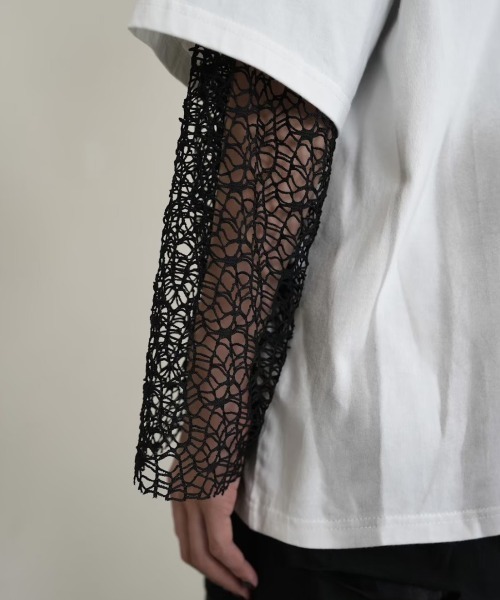 Bizarre Maiden（ビザールメイデン）の「ストリートファッション Bizarre Maiden ビザール メイデン mesh faux layered tee メッシュ レイヤード風Tシャツ 重ね着風ロンT 長袖 半袖 Tシャツオーバーサイズ ビッグシルエット パンクストリート（Tシャツ/カットソー・メンズ・ホワイト・L）」の13枚目の写真