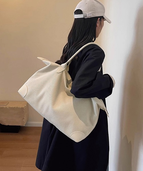 Dita Muaj.(ディータムアージュ)の「【大容量/トラベル】マルチボストンバッグ(ボストンバッグ・レディース・アイボリー/ブラック/グレー・FREE)」の5枚目の写真