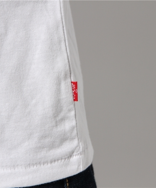 Levi's(リーバイス)の「Levi's/リーバイス バットウィングTシャツ(Tシャツ/カットソー・メンズ・マルチ・SMALL/LARGE/MEDIUM/X-SMALL/X-LARGE/XX-LARGE/3XL/2XL)」の6枚目の写真