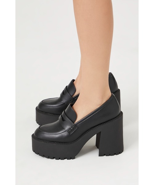 FOREVER 21(フォーエバー トゥエンティーワン)の「厚底ヒールローファー(ローファー・レディース・ブラック・24cm/23cm)」の3枚目の写真