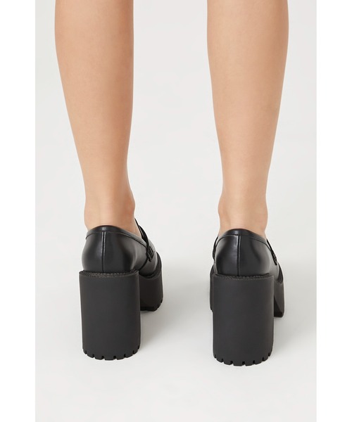 FOREVER 21(フォーエバー トゥエンティーワン)の「厚底ヒールローファー(ローファー・レディース・ブラック・24cm/23cm)」の4枚目の写真