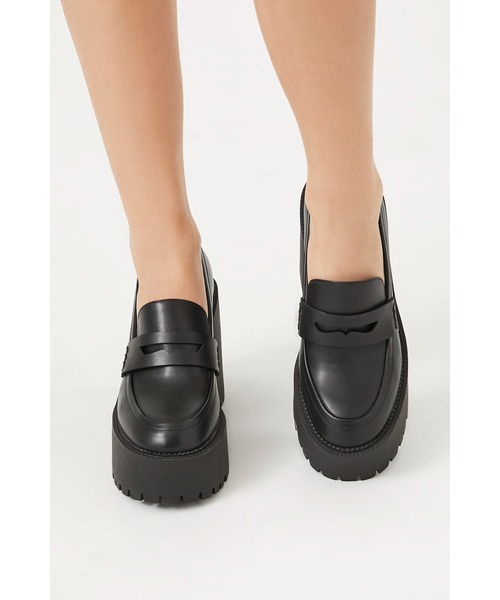 FOREVER 21(フォーエバー トゥエンティーワン)の「厚底ヒールローファー(ローファー・レディース・ブラック・24cm/23cm)」の5枚目の写真