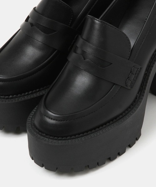 FOREVER 21(フォーエバー トゥエンティーワン)の「厚底ヒールローファー(ローファー・レディース・ブラック・24cm/23cm)」の10枚目の写真