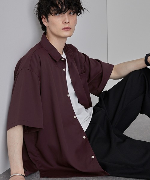 MONO-MART（モノマート）の「綾トロミ オーバーサイズドレープリラクシング半袖シャツ（シャツ/ブラウス・メンズ・アイボリー/ブラック/ブルーグレー/ブルーグリーン/チャコール/モカ/ダークブラウン/ダークネイビー/ライトグレー/バーガンディー・M/L）」の10枚目の写真