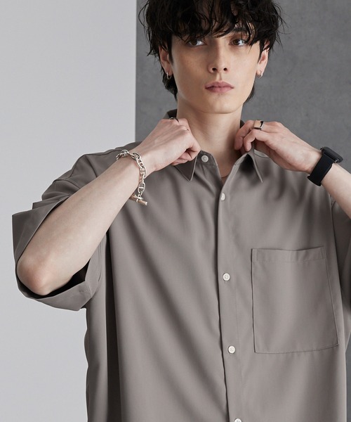 MONO-MART（モノマート）の「綾トロミ オーバーサイズドレープリラクシング半袖シャツ（シャツ/ブラウス・メンズ・アイボリー/ブラック/ブルーグレー/ブルーグリーン/チャコール/モカ/ダークブラウン/ダークネイビー/ライトグレー/バーガンディー・M/L）」の7枚目の写真