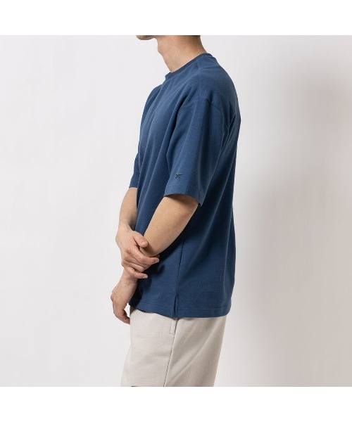 Reebok(リーボック)の「アクティブ Tシャツ / ACTIV COLL SS TEE(Tシャツ/カットソー・メンズ・ブルー/ブラック/ストーン・LARGE/MEDIUM/SMALL/XX-LARGE/X-LARGE)」の4枚目の写真