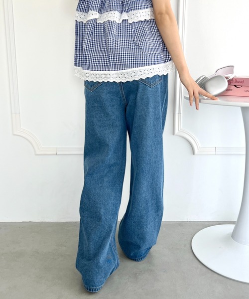 Loueme（ルエム）の「メニーリボンプリントデニムパンツ（デニムパンツ・レディース・ブルー・S/M）」の2枚目の写真