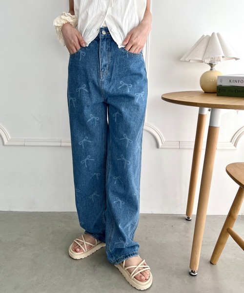 Loueme（ルエム）の「メニーリボンプリントデニムパンツ（デニムパンツ・レディース・ブルー・S/M）」の9枚目の写真