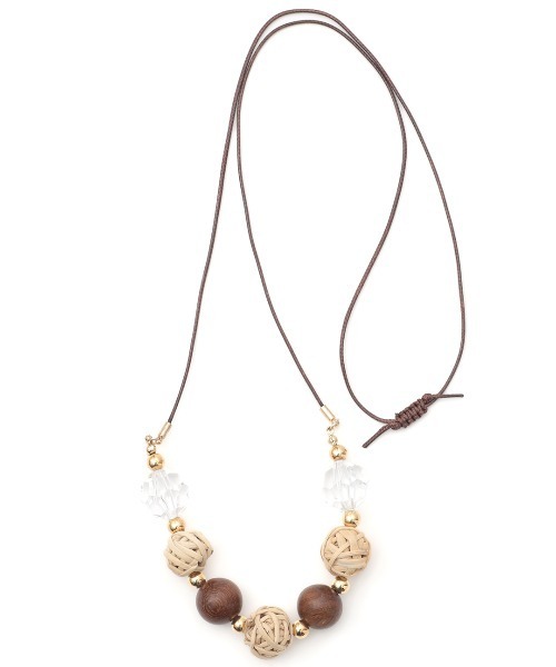 チチカカ(チチカカ)の「クリアラタンボールネックレス(ネックレス・レディース・ブラウン/ベージュ・FREE)」の3枚目の写真