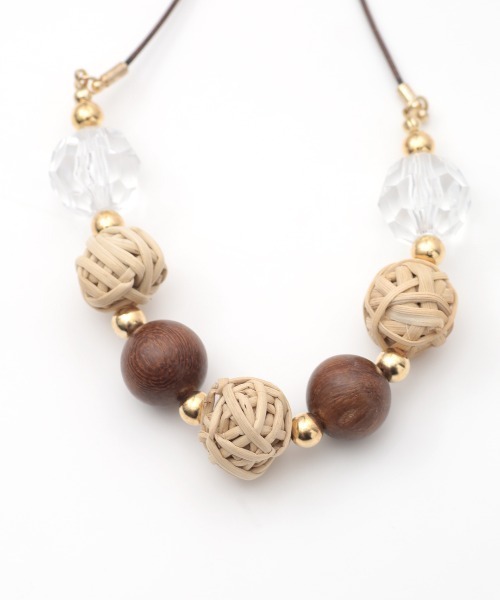 チチカカ(チチカカ)の「クリアラタンボールネックレス(ネックレス・レディース・ブラウン/ベージュ・FREE)」の5枚目の写真