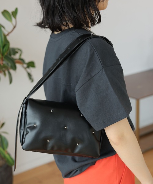 LEPSIM（レプシィム）の「スタッズパデットショルダー　116575（ショルダーバッグ・レディース・ブラック/カーキ/シルバー・ONE SIZE）」の15枚目の写真