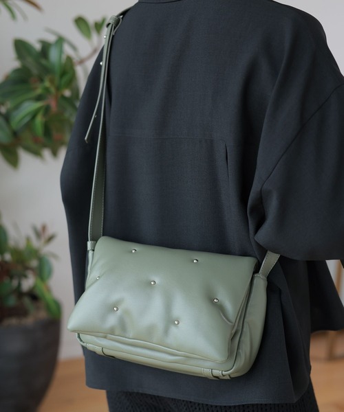 LEPSIM（レプシィム）の「スタッズパデットショルダー　116575（ショルダーバッグ・レディース・ブラック/カーキ/シルバー・ONE SIZE）」の18枚目の写真