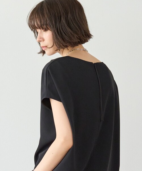UNFILO(アンフィーロ)の「サマーセットアップ Tブラウス(シャツ/ブラウス・レディース・ライトグレー系/ブラック系/グレー系・MEDIUM/SMALL/LARGE)」の5枚目の写真
