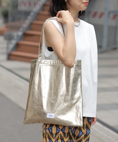 LEPSIM(レプシィム)の「【3つの機能付き】ショルダータックノースリーブ 987484(Tシャツ/カットソー・レディース・オフホワイト/ブラック/ホワイト×ブラック/ライトカーキ・FREE)」の7枚目の写真