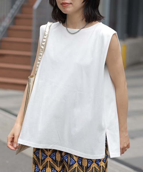 LEPSIM(レプシィム)の「【3つの機能付き】ショルダータックノースリーブ 987484(Tシャツ/カットソー・レディース・オフホワイト/ブラック/ホワイト×ブラック/ライトカーキ・FREE)」の5枚目の写真