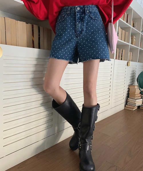 LYEON(リヨン)の「バックハートポケットドット抜染デニムショートパンツ(デニムパンツ・レディース・ブルー/ライトブルー・FREE)」の4枚目の写真