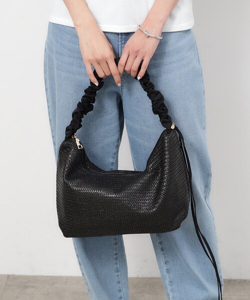 OPAQUE.CLIP(オペークドットクリップ)の「◆【2WAY】雑材ドロストフリルハンドルミドルショルダーバッグ(ショルダーバッグ・レディース・ブルー系4/ブラック系4/ナチュラル/ブラック・00)」の19枚目の写真