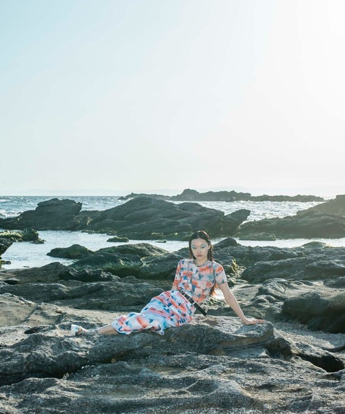 HARE（ハレ）の「【Fashionart Mag LADIES】2WAYシアータイトトップス（Tシャツ/カットソー・レディース・ブラック/ホワイト・FREE）」の5枚目の写真