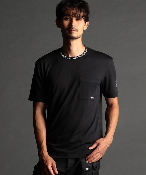 NICOLE CLUB FOR MEN（ニコルクラブフォーメン）の「ロゴ半袖Tシャツ（Tシャツ/カットソー・メンズ・オフホワイト/ブラック/キナリ/オレンジ系・MEDIUM/LARGE/X-LARGE）」の4枚目の写真