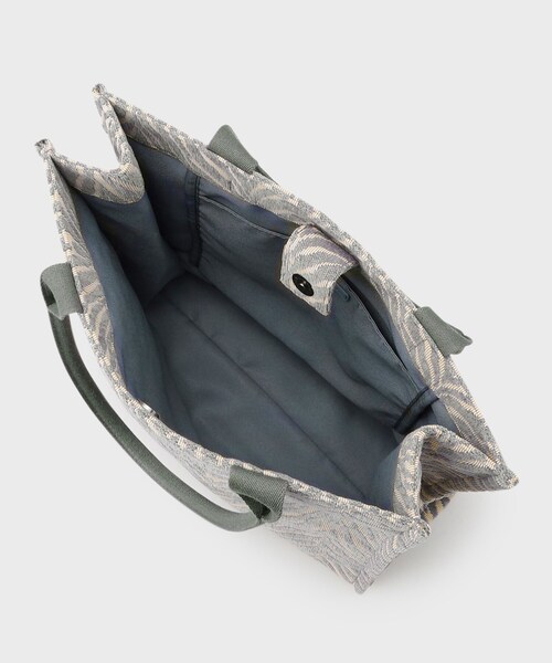 INDIVI(インディヴィ)の「◆【大人気バッグ!/A4収納可能】ジャカードスクエアバッグ(トートバッグ・レディース・チャコール/ダークブラウン系3/ブラック系3/グレー系3・00)」の9枚目の写真