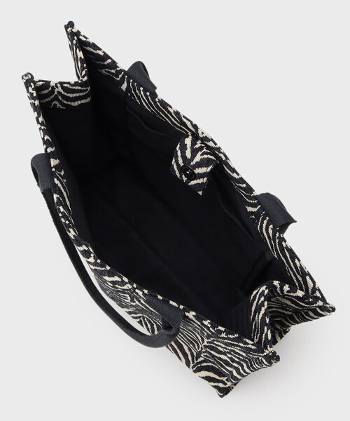 INDIVI(インディヴィ)の「◆【大人気バッグ!/A4収納可能】ジャカードスクエアバッグ(トートバッグ・レディース・チャコール/ダークブラウン系3/ブラック系3/グレー系3・00)」の11枚目の写真