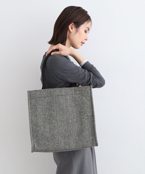 INDIVI(インディヴィ)の「◆【大人気バッグ!/A4収納可能】ジャカードスクエアバッグ(トートバッグ・レディース・チャコール/ダークブラウン系3/ブラック系3/グレー系3・00)」の18枚目の写真