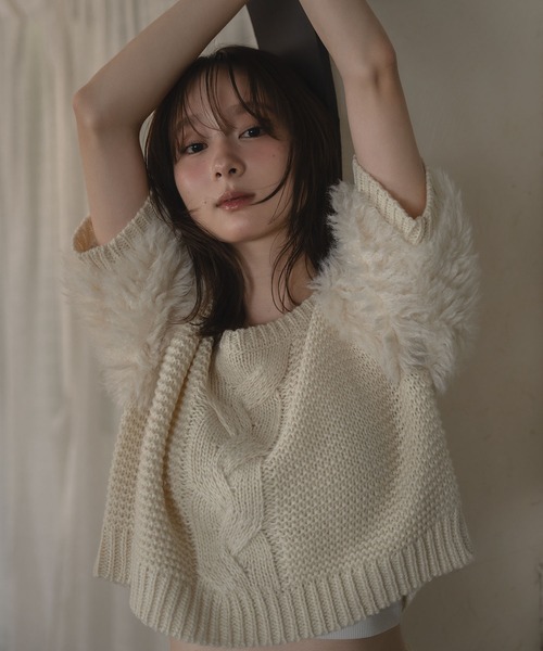 セール】faux fur sleeve cable knit / フェイクファースリーブ