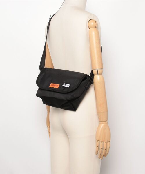 NEW ERA（ニューエラ）の「【UNIVERSAL OVERALL/ユニバーサルオーバーオール】ワンポイントロゴショルダーバッグ（ショルダーバッグ・メンズ・ブラック・FREE）」の8枚目の写真