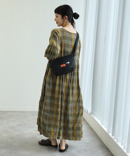 NEW ERA（ニューエラ）の「【UNIVERSAL OVERALL/ユニバーサルオーバーオール】ワンポイントロゴショルダーバッグ（ショルダーバッグ・メンズ・ブラック・FREE）」の7枚目の写真