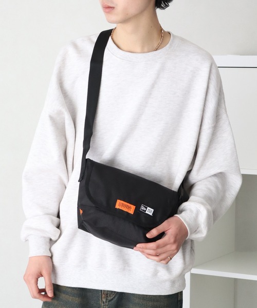 NEW ERA（ニューエラ）の「【UNIVERSAL OVERALL/ユニバーサルオーバーオール】ワンポイントロゴショルダーバッグ（ショルダーバッグ・メンズ・ブラック・FREE）」の11枚目の写真