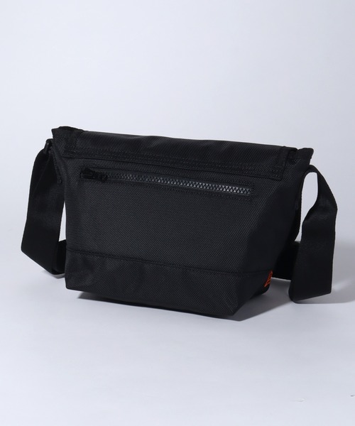NEW ERA（ニューエラ）の「【UNIVERSAL OVERALL/ユニバーサルオーバーオール】ワンポイントロゴショルダーバッグ（ショルダーバッグ・メンズ・ブラック・FREE）」の18枚目の写真
