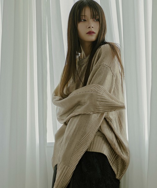 Ezick（エジック）の「Neck slit メタリックオーバーニット（ニット/セーター・レディース・ブラック/シルバー/ゴールド・FREE）」の12枚目の写真