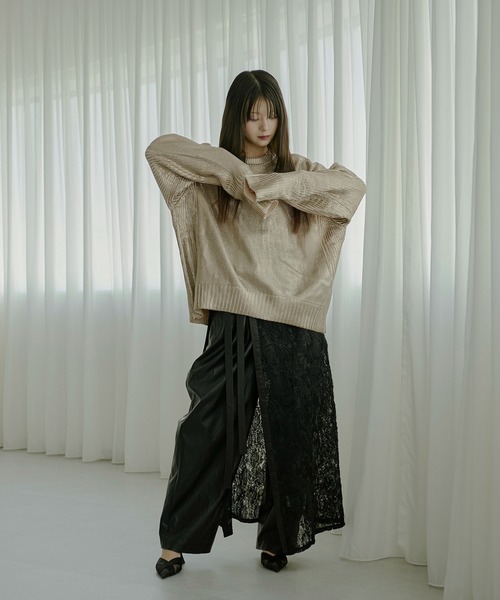 Ezick（エジック）の「Neck slit メタリックオーバーニット（ニット/セーター・レディース・ブラック/シルバー/ゴールド・FREE）」の16枚目の写真