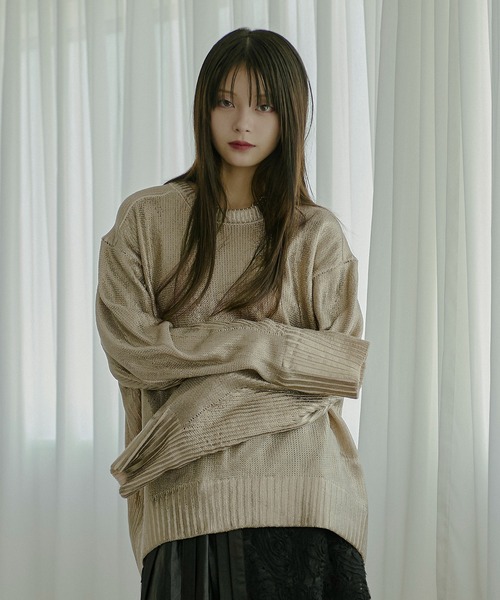 Ezick（エジック）の「Neck slit メタリックオーバーニット（ニット/セーター・レディース・ブラック/シルバー/ゴールド・FREE）」の11枚目の写真