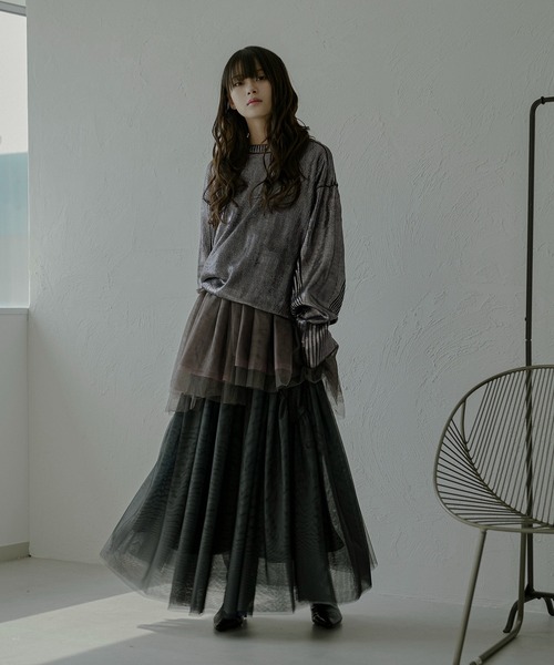 Ezick（エジック）の「Neck slit メタリックオーバーニット（ニット/セーター・レディース・ブラック/シルバー/ゴールド・FREE）」の9枚目の写真