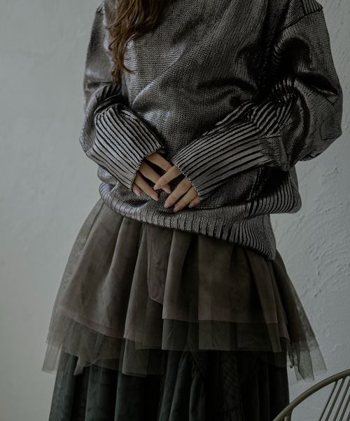 Ezick（エジック）の「Neck slit メタリックオーバーニット（ニット/セーター・レディース・ブラック/シルバー/ゴールド・FREE）」の4枚目の写真