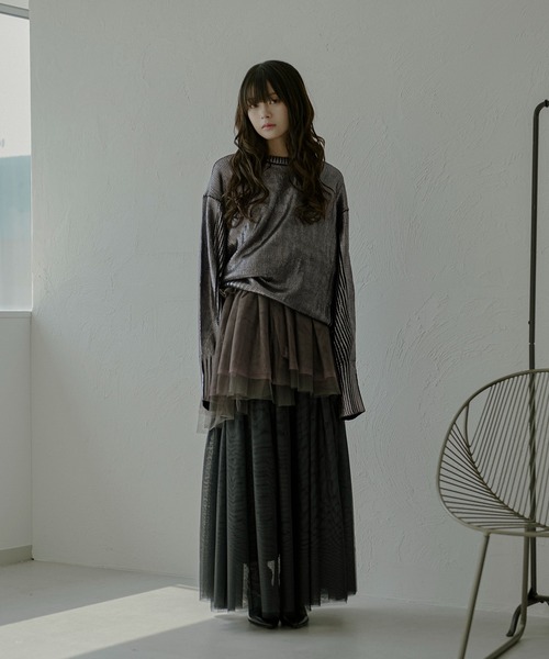 Ezick（エジック）の「Neck slit メタリックオーバーニット（ニット/セーター・レディース・ブラック/シルバー/ゴールド・FREE）」の8枚目の写真