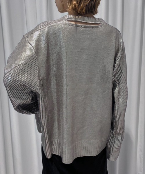 Ezick（エジック）の「Neck slit メタリックオーバーニット（ニット/セーター・レディース・ブラック/シルバー/ゴールド・FREE）」の18枚目の写真