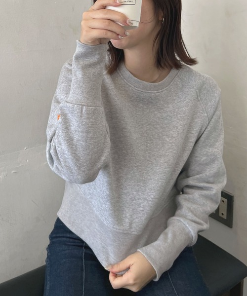 ABYS（アビス）の「【6色展開】ロゴ刺繍裏起毛クロップド丈トレーナー（スウェット・レディース・ネイビー/イエロー/杢グレー/グリーン/ボルドー/パープル・FREE）」の15枚目の写真