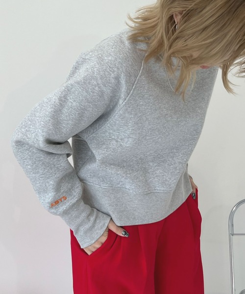 ABYS（アビス）の「【6色展開】ロゴ刺繍裏起毛クロップド丈トレーナー（スウェット・レディース・ネイビー/イエロー/杢グレー/グリーン/ボルドー/パープル・FREE）」の16枚目の写真
