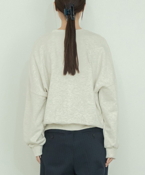 HEILIS(ヘイリス)の「裏毛ロゴルーズスウェットトップス / オーバーサイズ 長袖 プルオーバー シティガール 秋服 冬服 アイボリー グリーン ネイビー(スウェット・レディース・ネイビー/グリーン/アイボリー・FREE)」の18枚目の写真