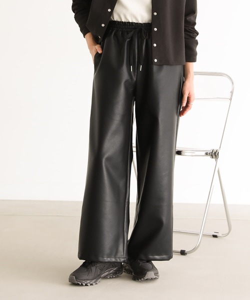 n'OrLABEL(ノアールレーベル)の「合成皮革ストレートワイドパンツ(その他パンツ・レディース・ブラック・1/2)」の1枚目の写真