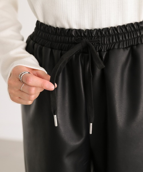 n'OrLABEL(ノアールレーベル)の「合成皮革ストレートワイドパンツ(その他パンツ・レディース・ブラック・1/2)」の12枚目の写真
