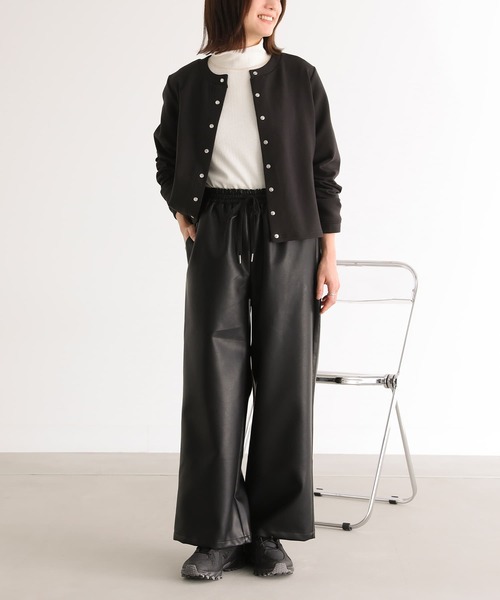 n'OrLABEL(ノアールレーベル)の「合成皮革ストレートワイドパンツ(その他パンツ・レディース・ブラック・1/2)」の6枚目の写真