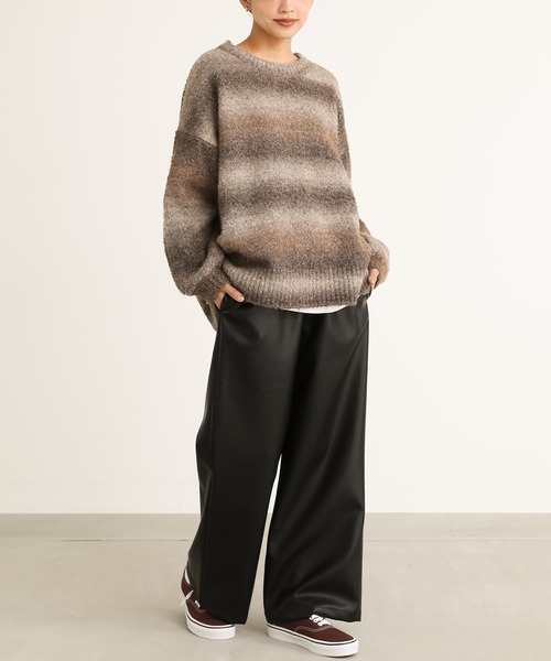 n'OrLABEL(ノアールレーベル)の「合成皮革ストレートワイドパンツ(その他パンツ・レディース・ブラック・1/2)」の2枚目の写真