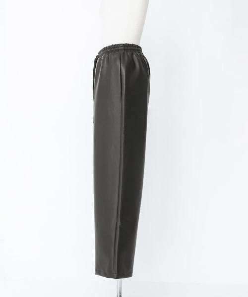 n'OrLABEL(ノアールレーベル)の「合成皮革ストレートワイドパンツ(その他パンツ・レディース・ブラック・1/2)」の16枚目の写真
