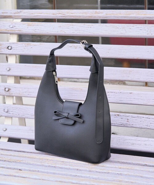 FREAK'S STORE（フリークスストア）の「限定展開　ワンポイント リボン ムーン ハンドバッグ（ハンドバッグ・レディース・ワイン/ブラック/ブラウン・ONE SIZE）」の4枚目の写真